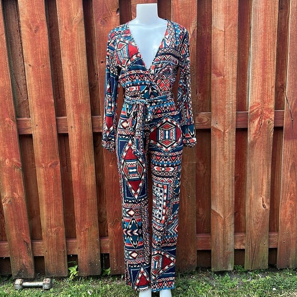 impulsive Pants - Impulsive Women’s Print Long Sleeve Deep-V Wide Leg Jumpsuit Size M